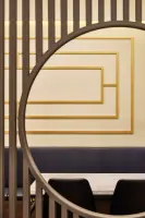 골드 몰딩이 빛나는 모던 오리엔탈 인테리어